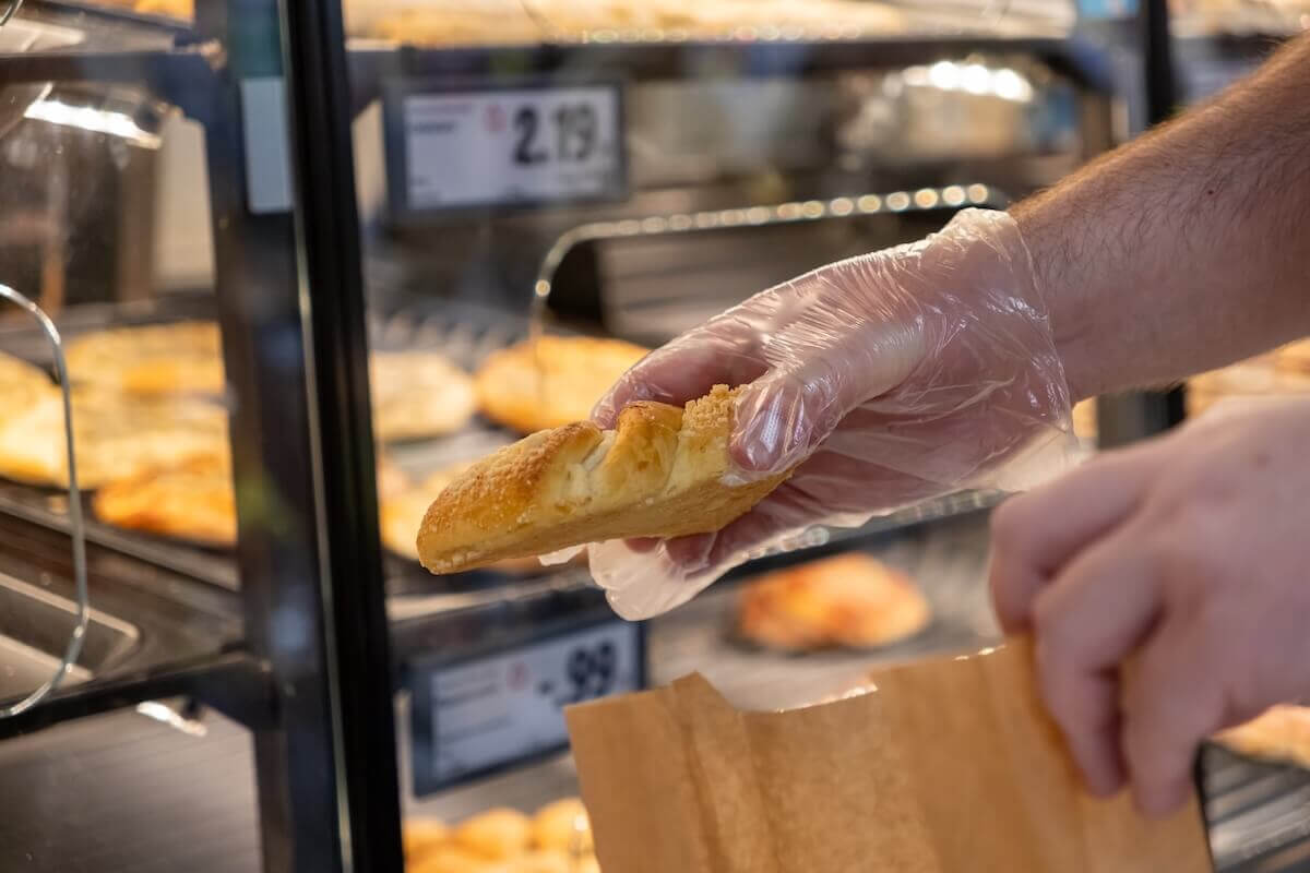 Mikroténové jednorazové rukavice z eshopu MAT-obaly, s.r.o.