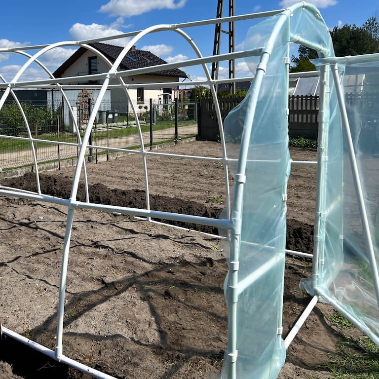 Ako si postaviť vlastný fóliovník | MAT-obaly